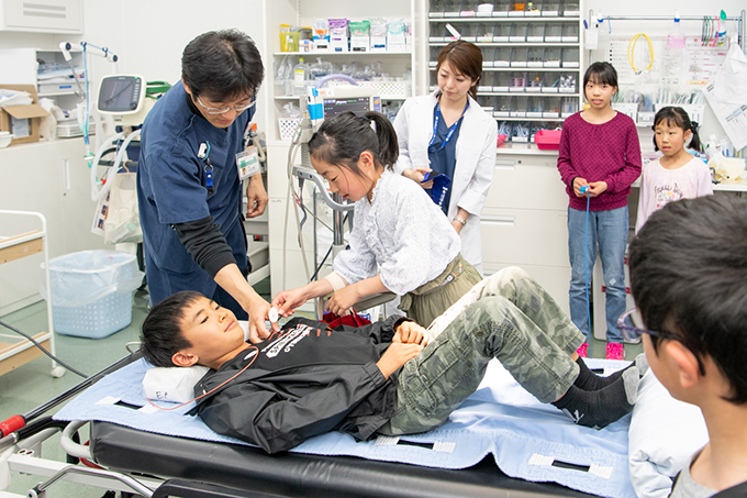 4/13（土）徳島新聞社主催の「ニブンノイチセイジンシキ」を田岡病院にて行いました。